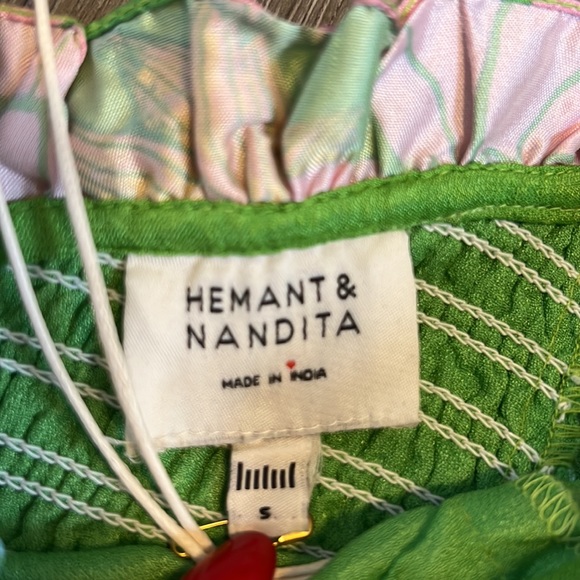 Absolutely gorgeous top 🍀. Size S - Picture 2 of 10